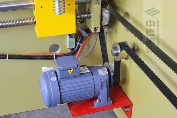 ZDP-4022強扭矩電機，后退料迅速，鋼絲同步帶精確更靜音.jpg